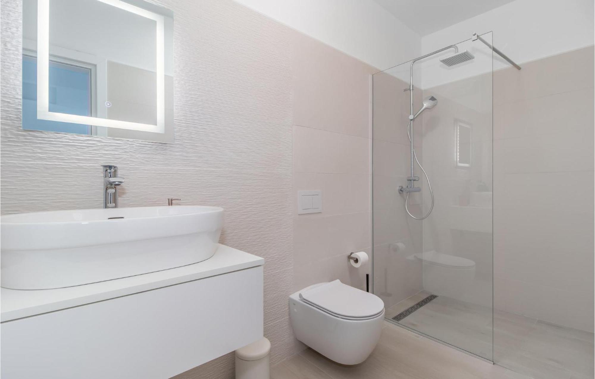 Pet Friendly Home In Smrika With Kitchen 외부 사진